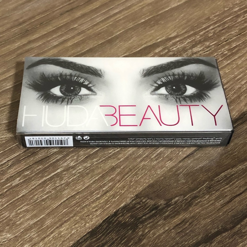 Huda Beauty Samantha #17 False Lashes